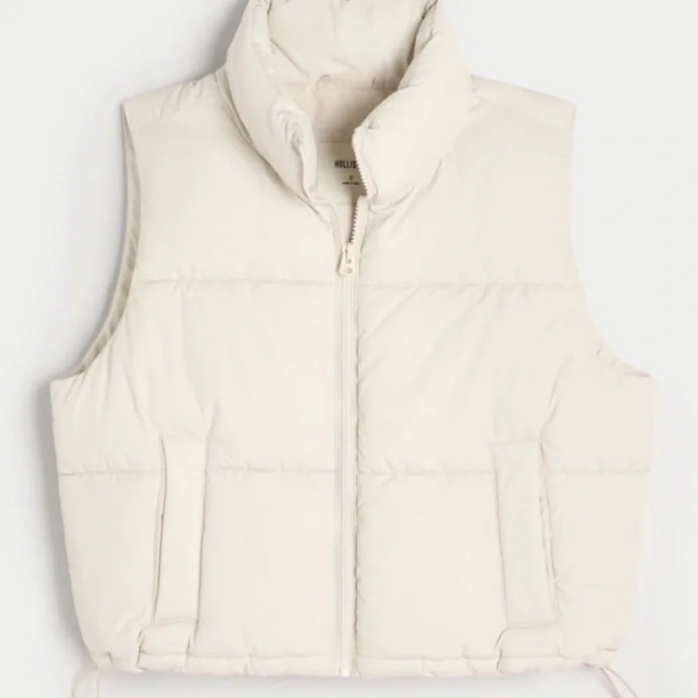 New XS Hollister Puffer Vest - Picture 2 of 5